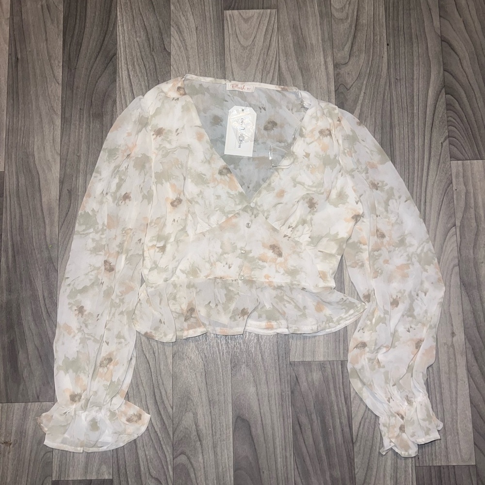 Blouse ✨ - Picture 1 of 2